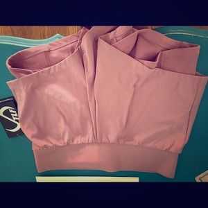 2 in 1 running shorts with side phone pocket.